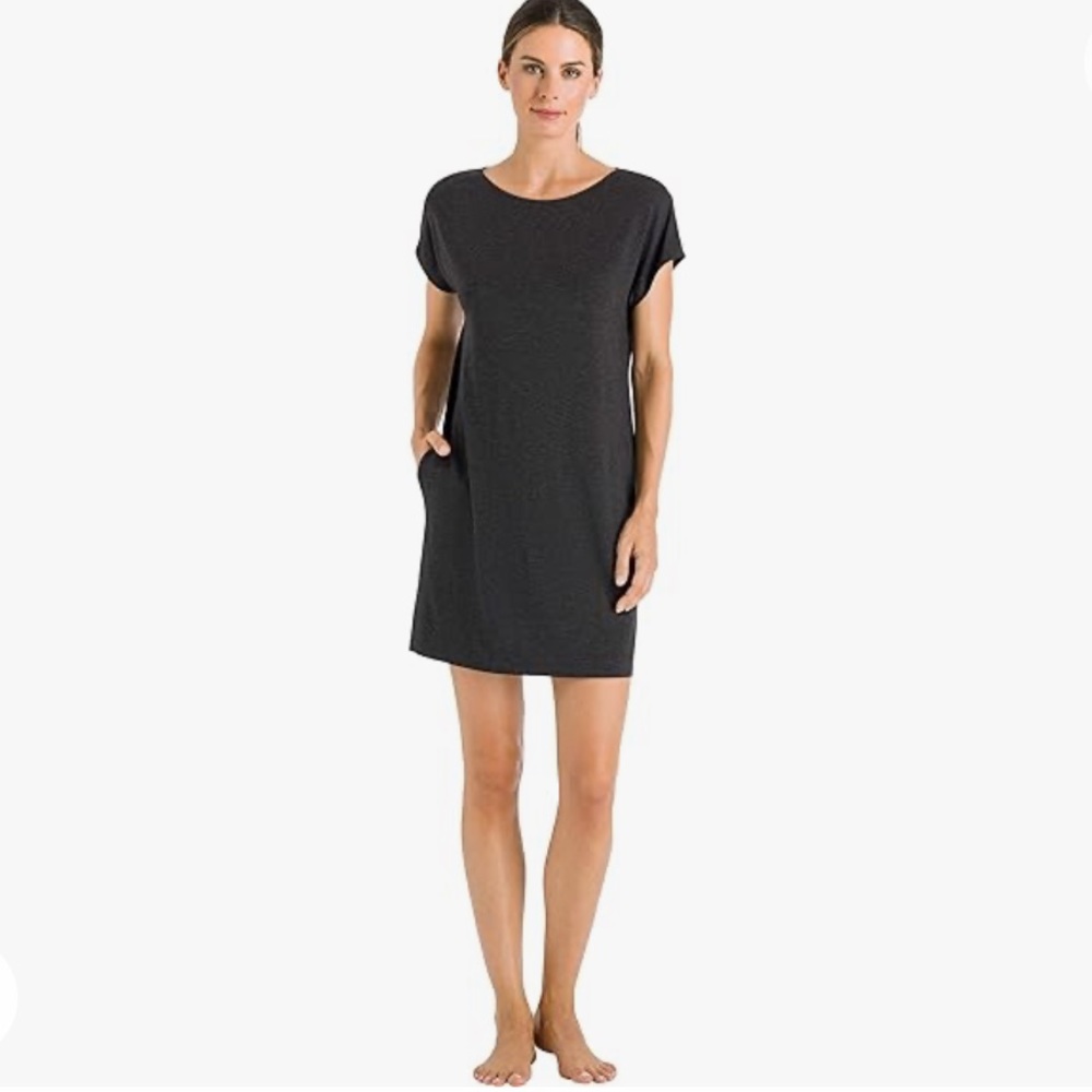 NWT HANRO Women's Natural Elegance Short Sleeve Black/Dark Gray Gown Size M